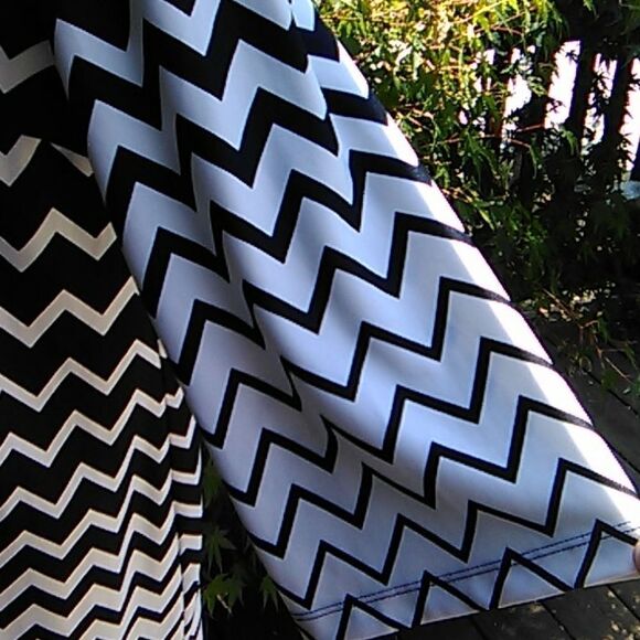 Emma & Michele Shift Dress - Picture 5 of 12